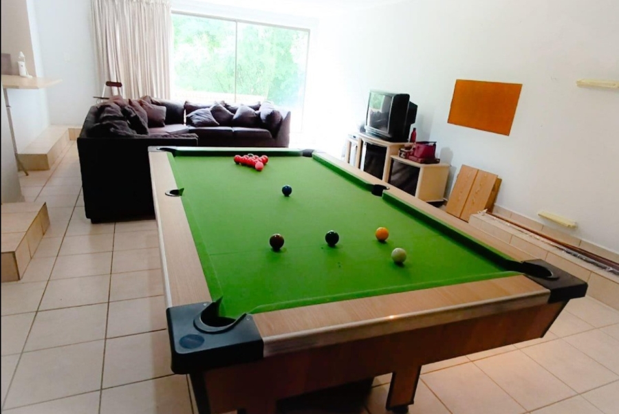 6 Bedroom Property for Sale in Boschenvaal River Front Lodges Free State